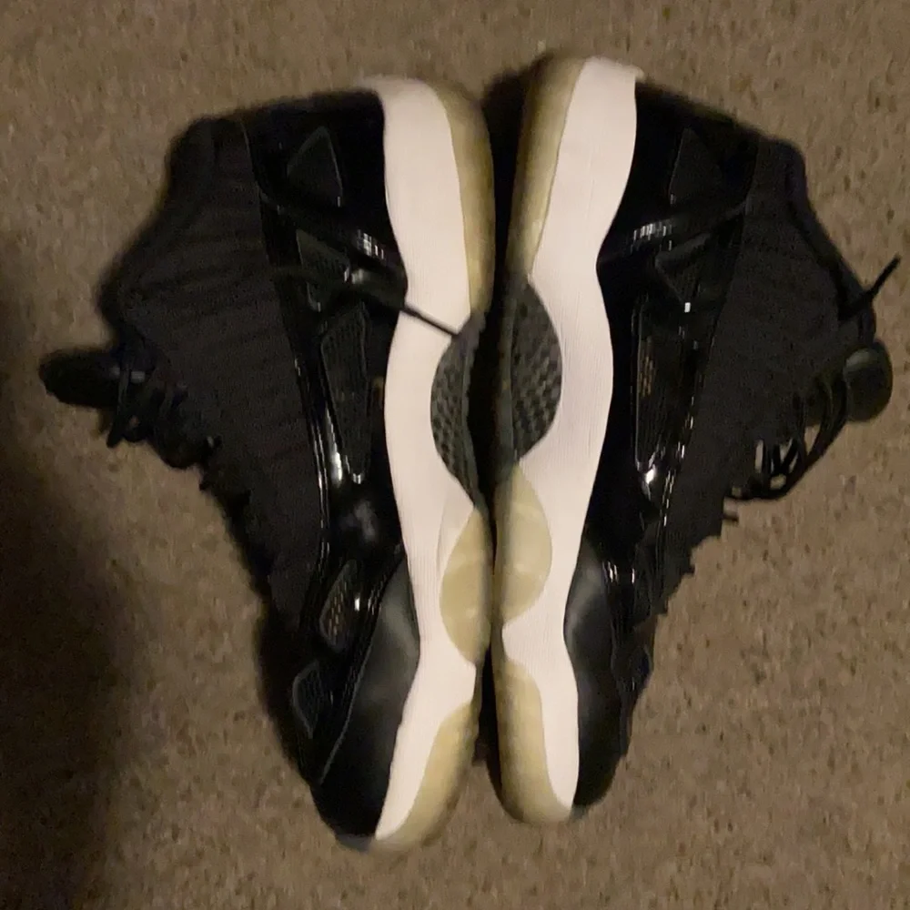 Jordan 11ie space jam size 12 - Picture 2 of 6